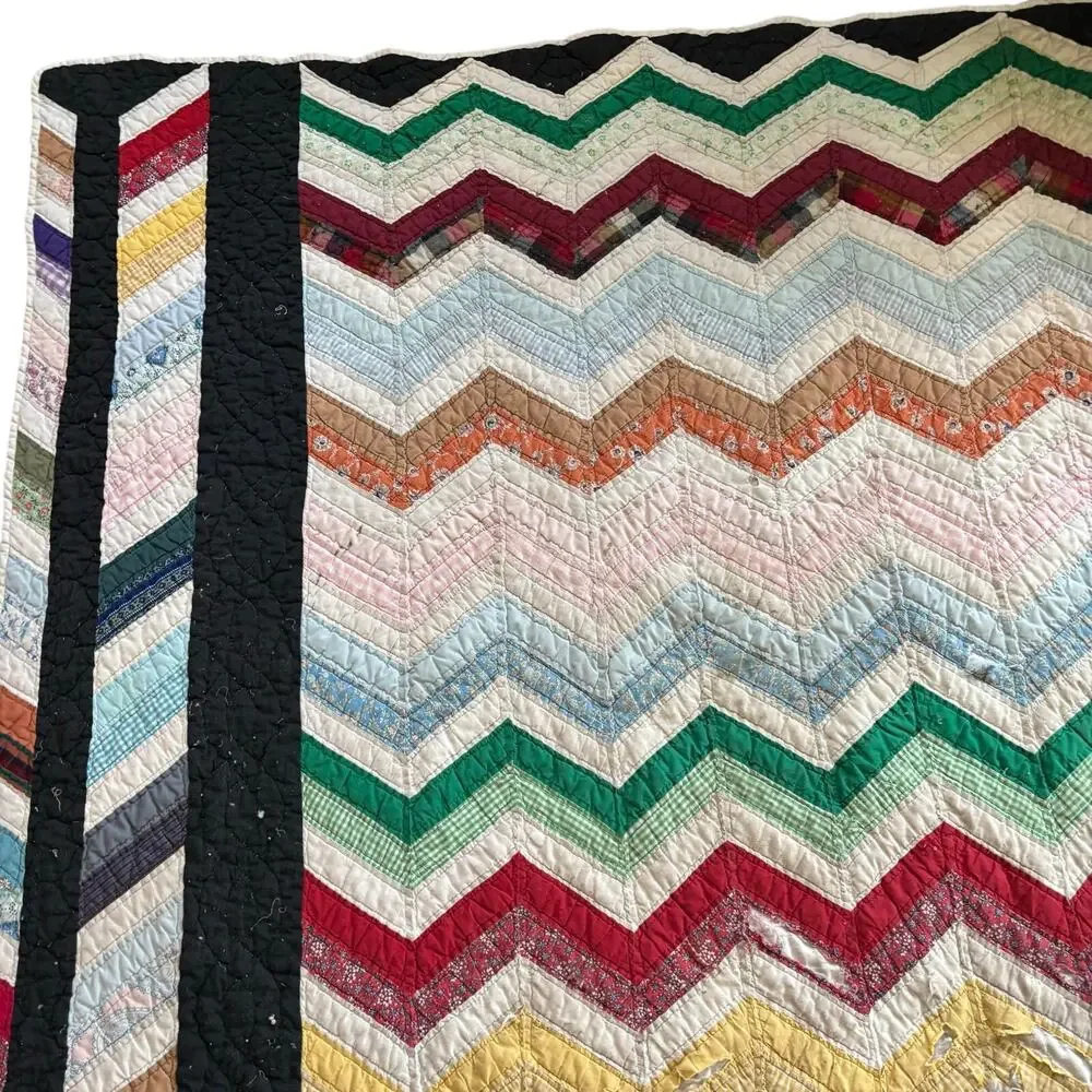 Vintage Quilt Patchwork Chevron Zig Zag Pattern 75x87” Hand Made Cotton Cutter